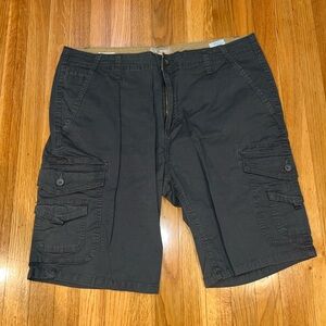 Weatherproof Vintage Men's Dark Gray Cargo Shorts
